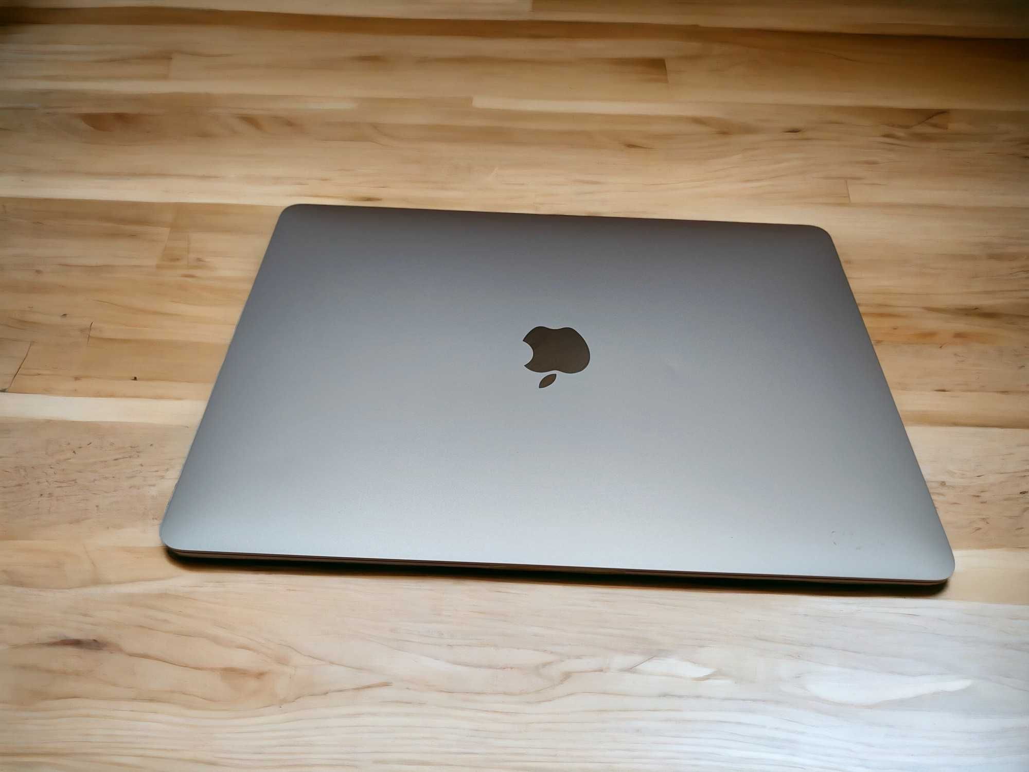 Ноутбук Apple MacBook Air 13" M1 256GB 2020 8 Gb 256SSD