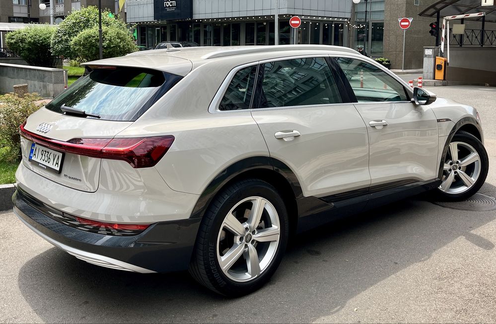 Audi e-tron 50 2020 71 kWh Quattro, Ауді Етрон 50