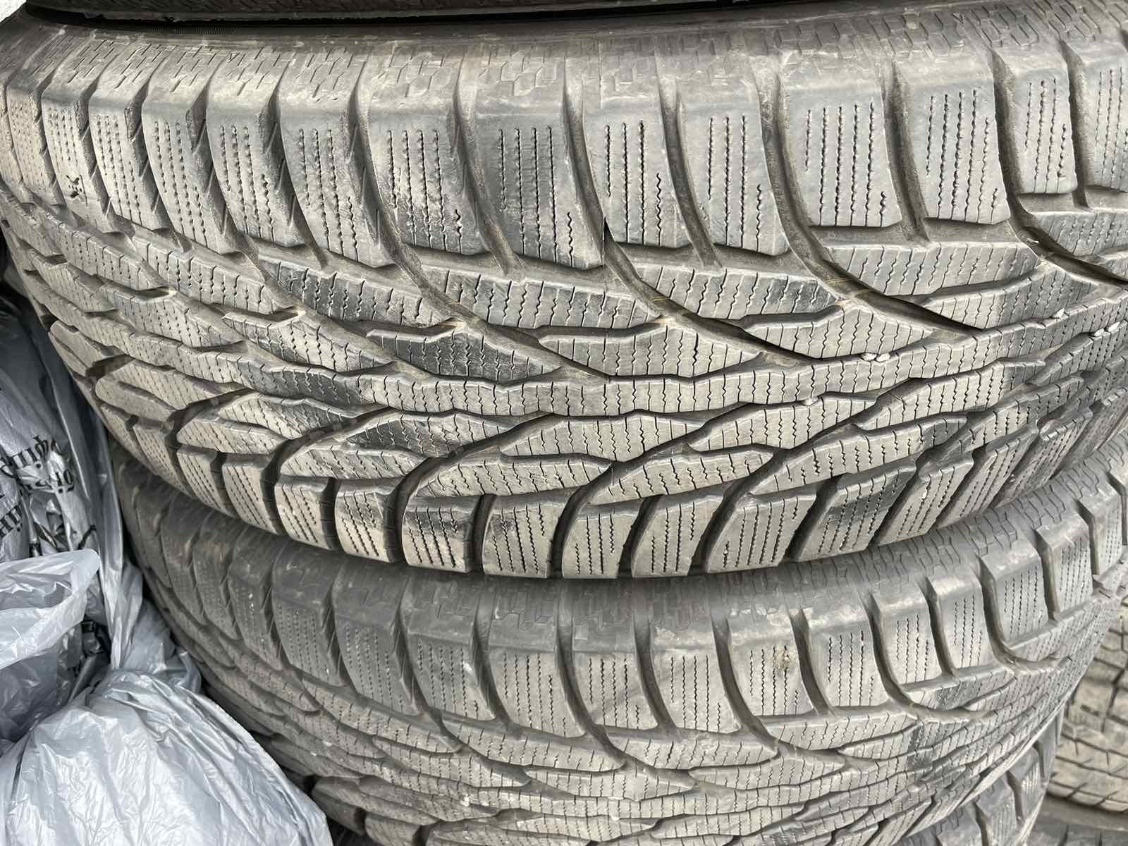 Комплект зимня резина Kumho r17 225/65, стан нової