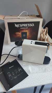 Капсульна кавоварка Krups Nespresso Essenza Mini XN1101