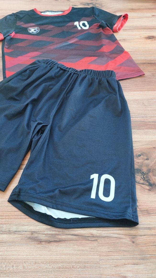 Komplet sportowy 152 piłkę piłkarski chłopięcy