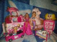 Zestaw dla dziewczynki lalki Barbie samochód piesek w koszyczku domek