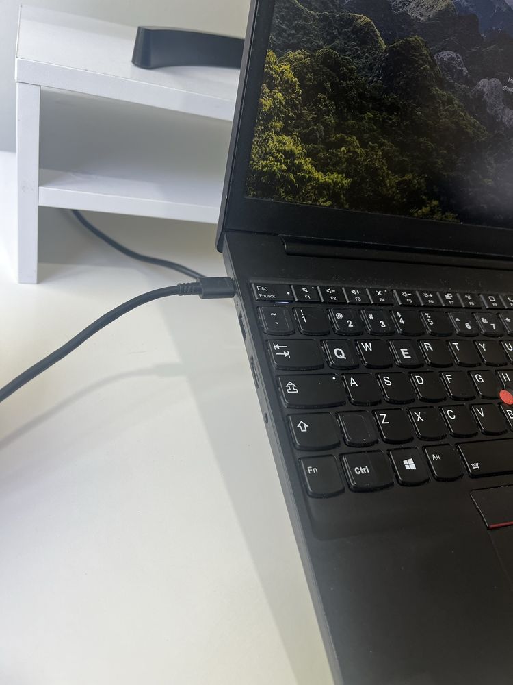 Lenovo ThinkPad E15 - 15” FHD ( i5-1135G7/16GB/256GB SSD )