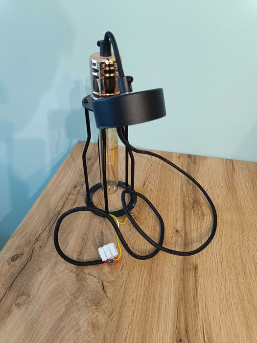 Czarna lampa loftowa/industrialna