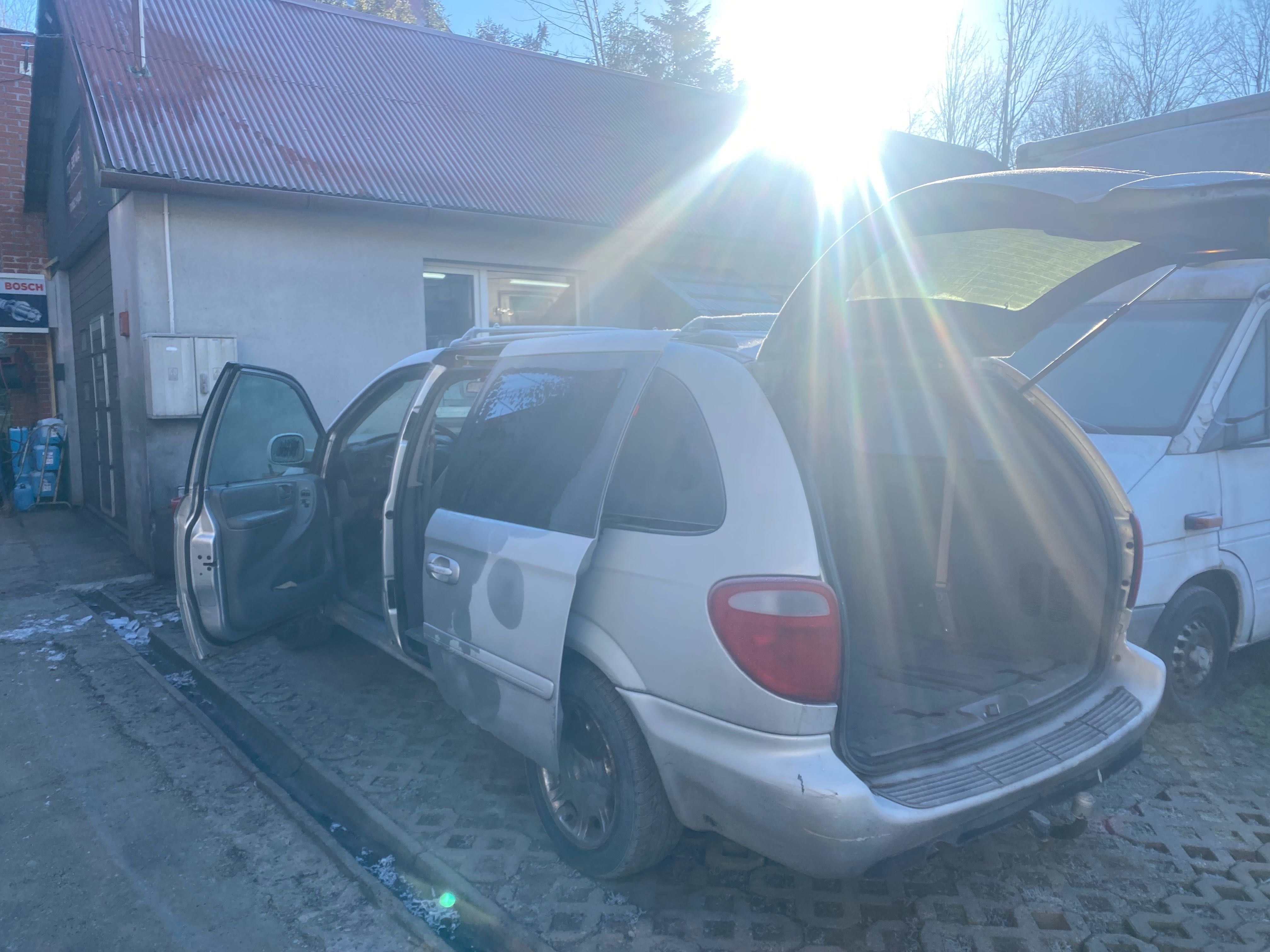 Chrysler Town and country