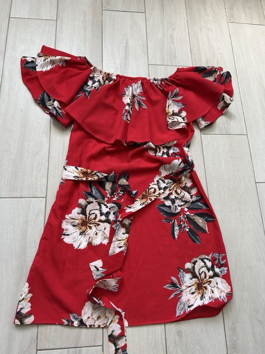 Червона сукня літня жіноча, сукня з воланами