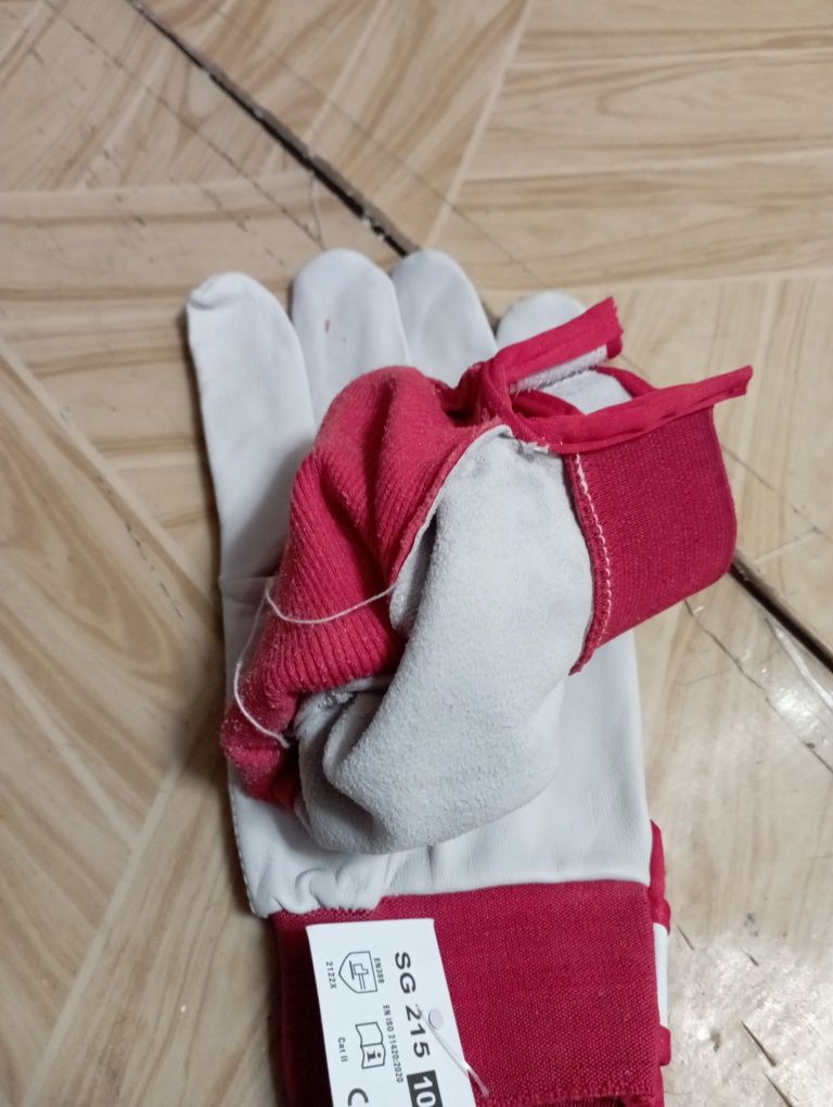 Продам перчатки рабочие кожаные зима лето
