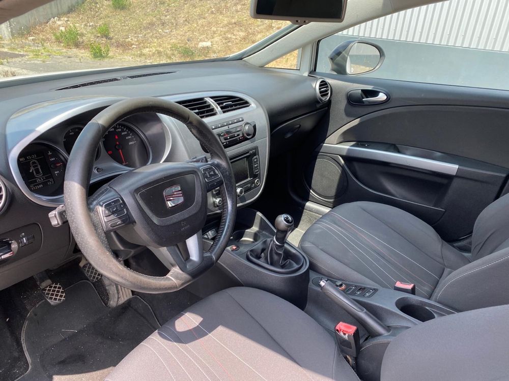 Seat Leon 1.6tdi 105cv c/ engate reboque