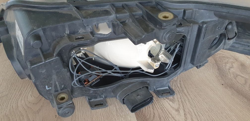 Lampa Reflektor prawy Ford Mondeo MK4 07-10