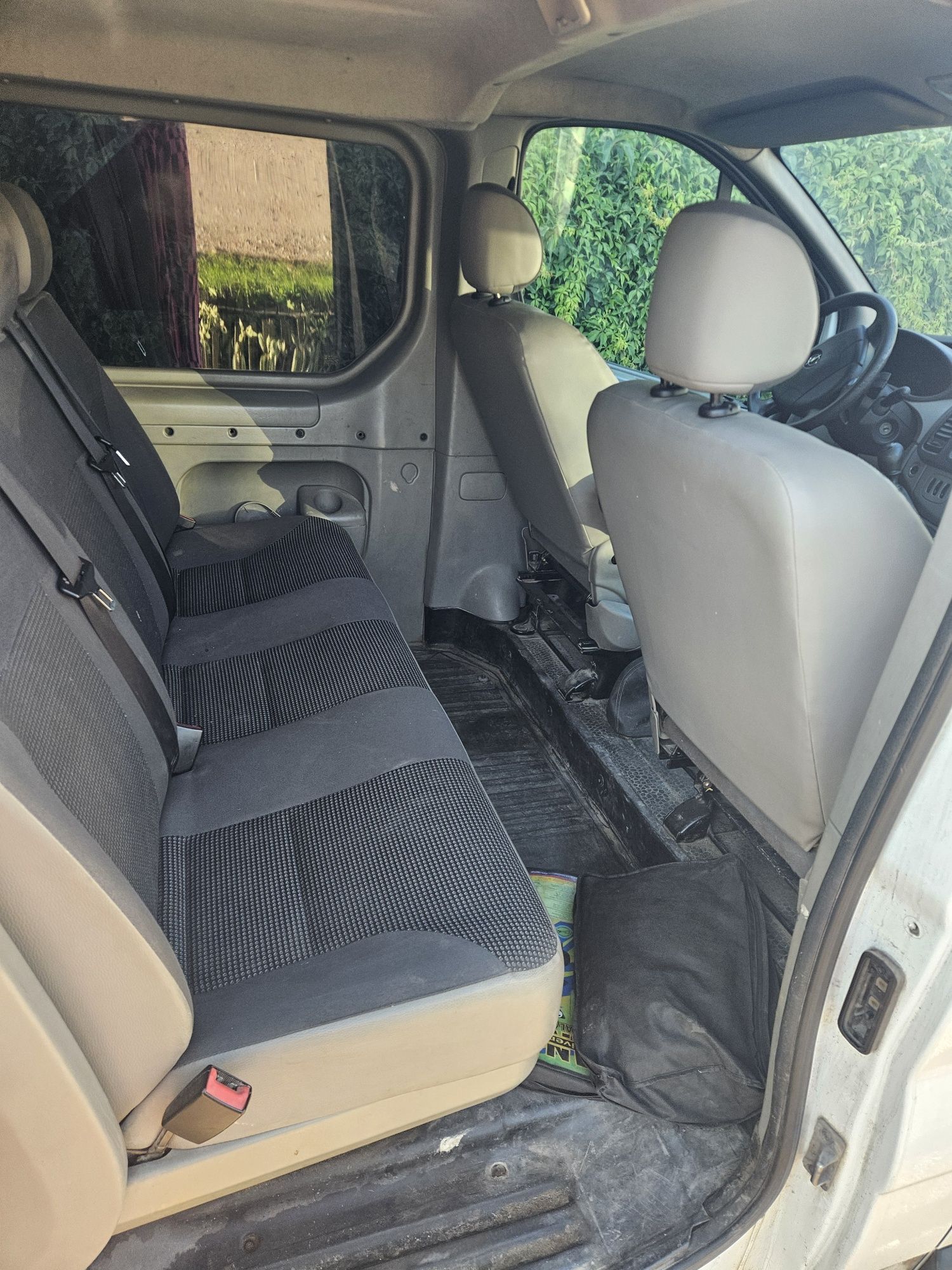 Opel Vivaro 2012 r długi 5 osób doka