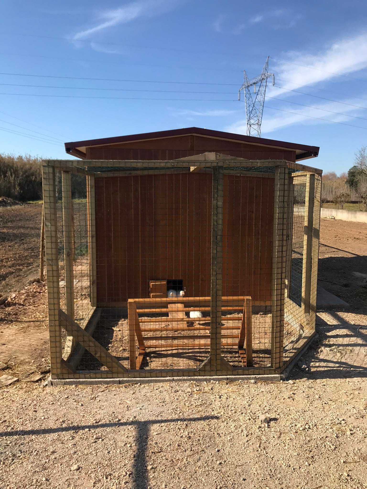 abrigos para animais / galinheiro - Madeira&Conforto - anm.10