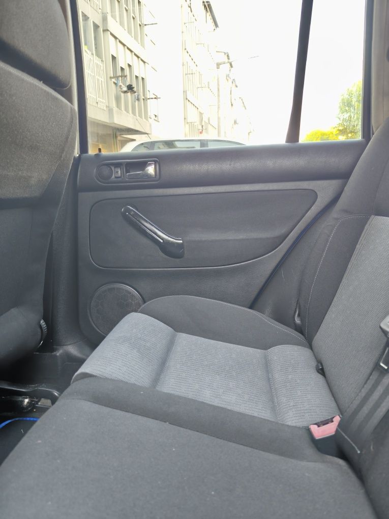 WV Golf Variant 1.9 TDI 04 (PD 130Cv)