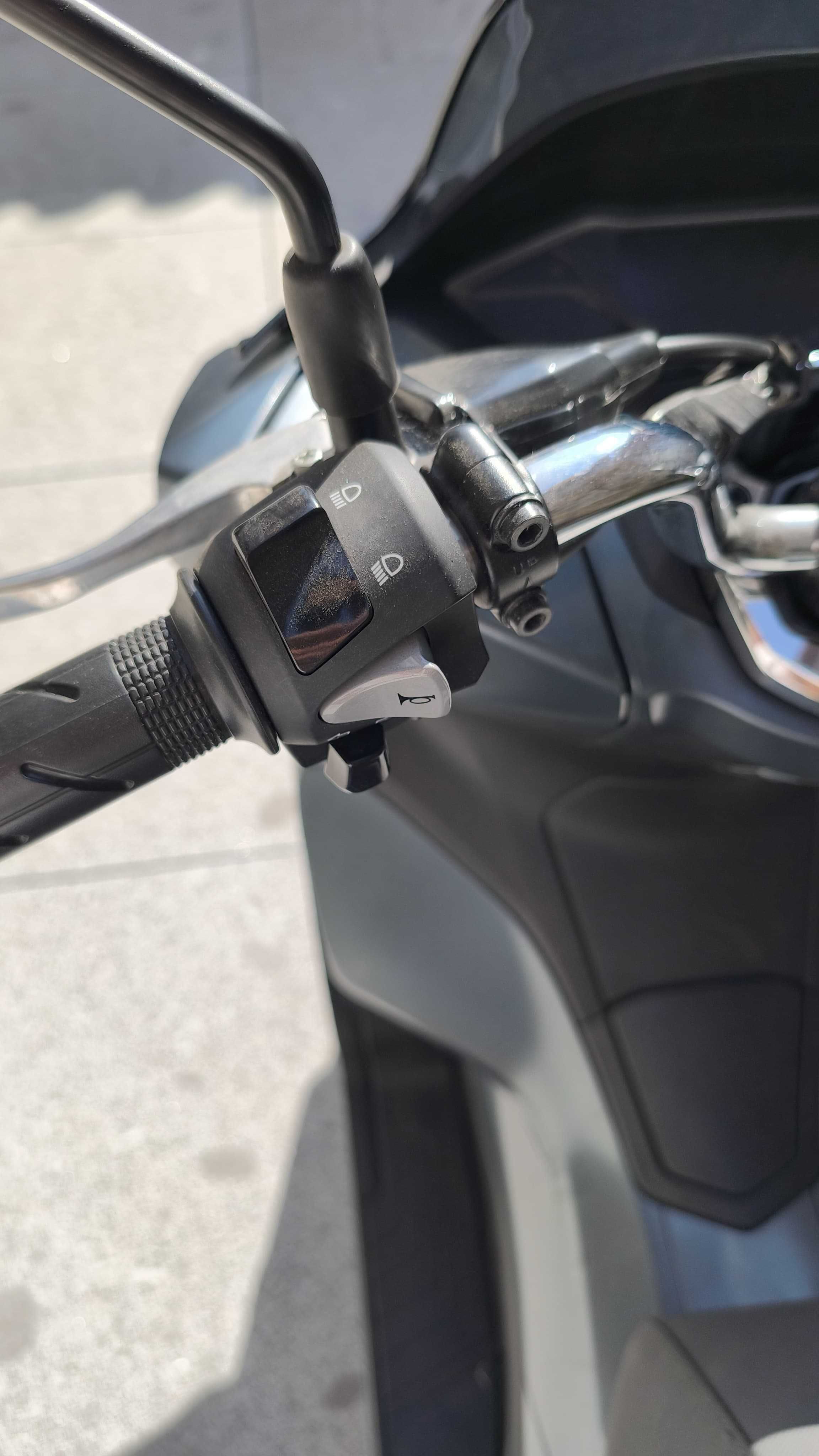 Honda PCX 2022 - Único Dono, Excelente Estado!