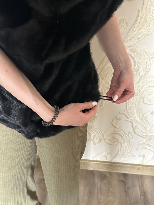 Жилетка жіноча з норки, в гарному стані