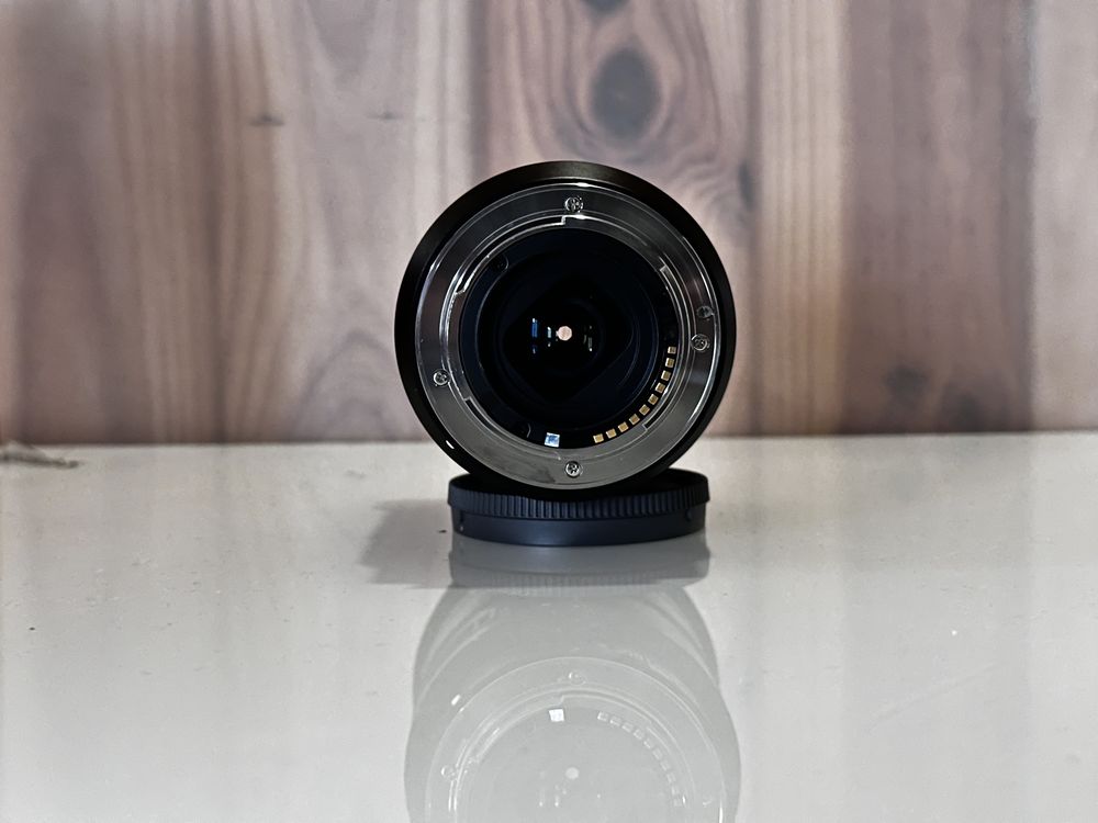 Objetiva Sony 18-105mm f/4 G OSS Aps-c E-Mount