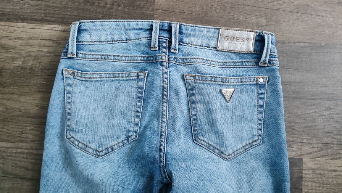 świetne skinny GUESS roz  24  w super stanie
