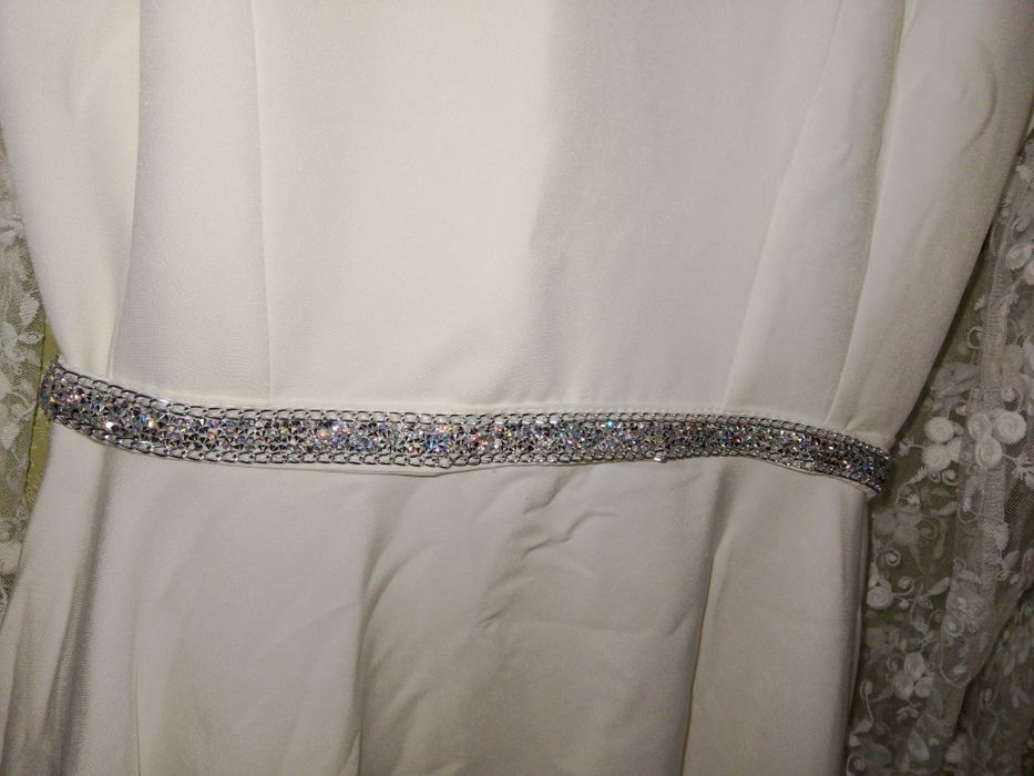 Продам весільну сукню