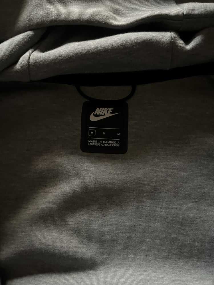 Casaco cinzento nike tech