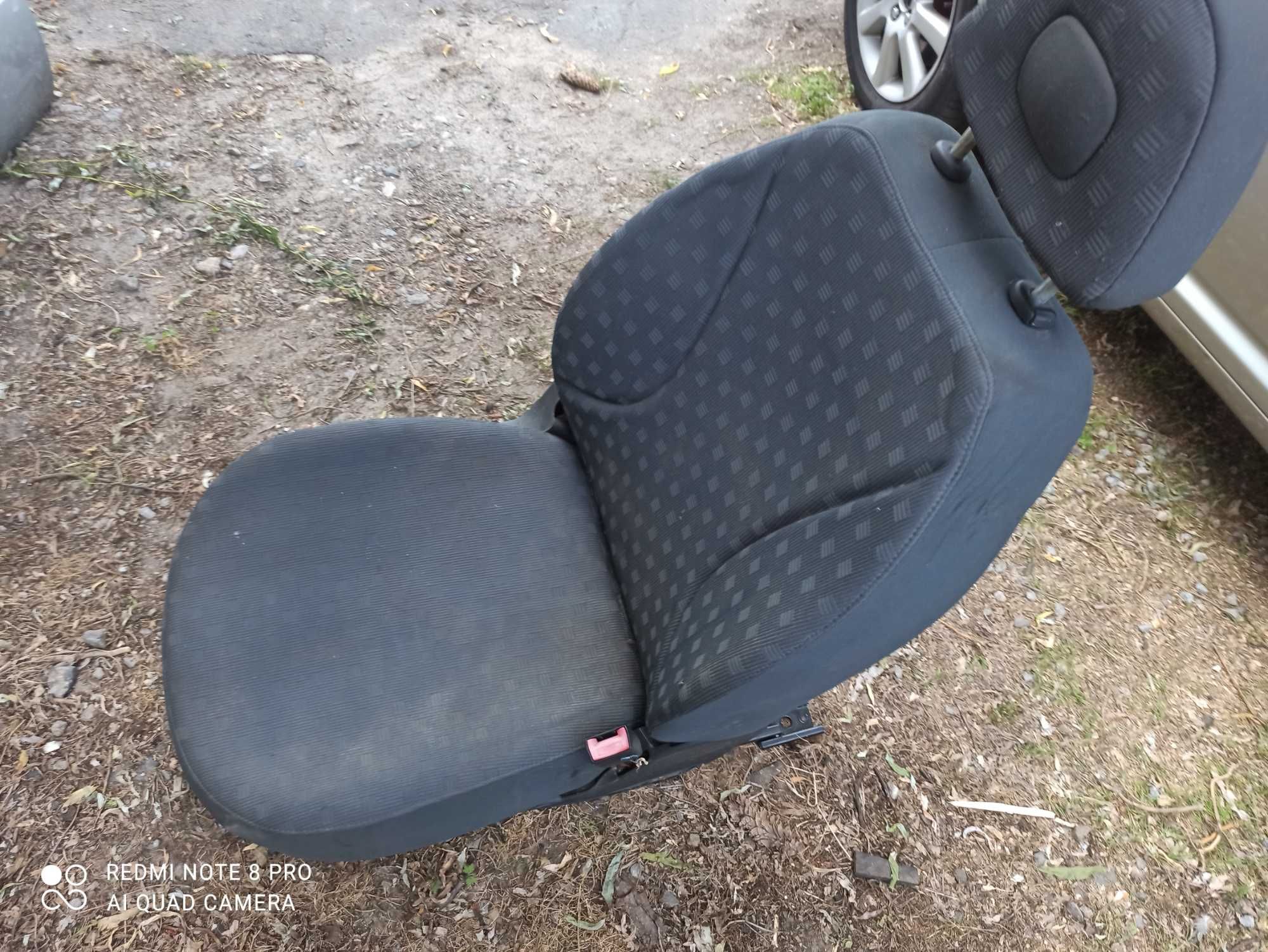 siedzenie przednie  pasażera  Nissan Micra K12
