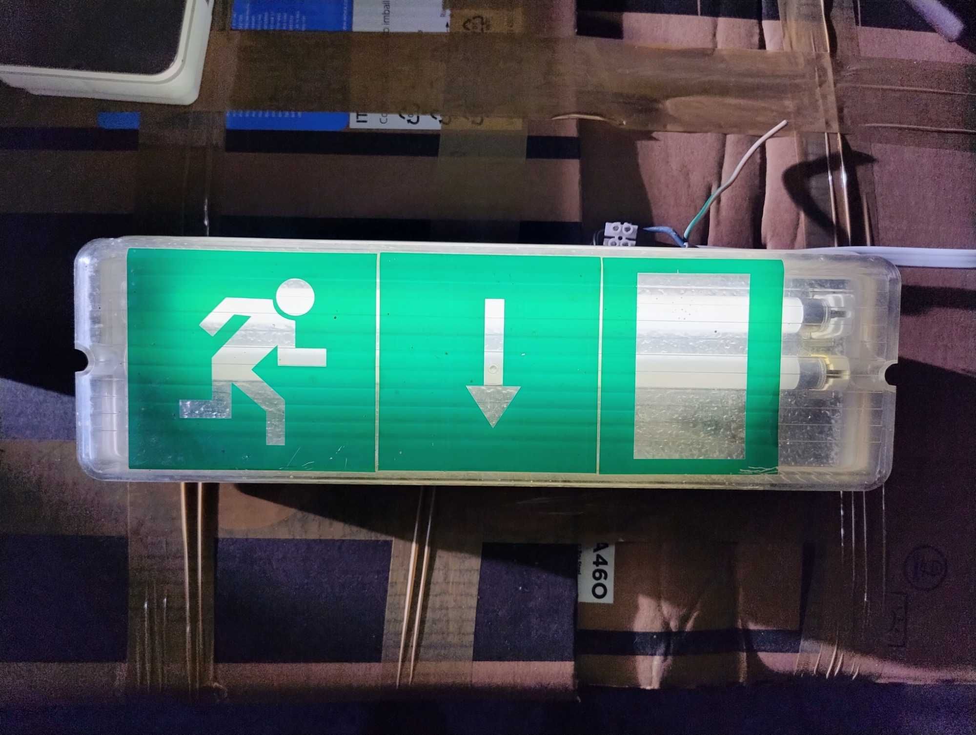 Lampa oprawa 2x8W ewakuacyjna wyjście