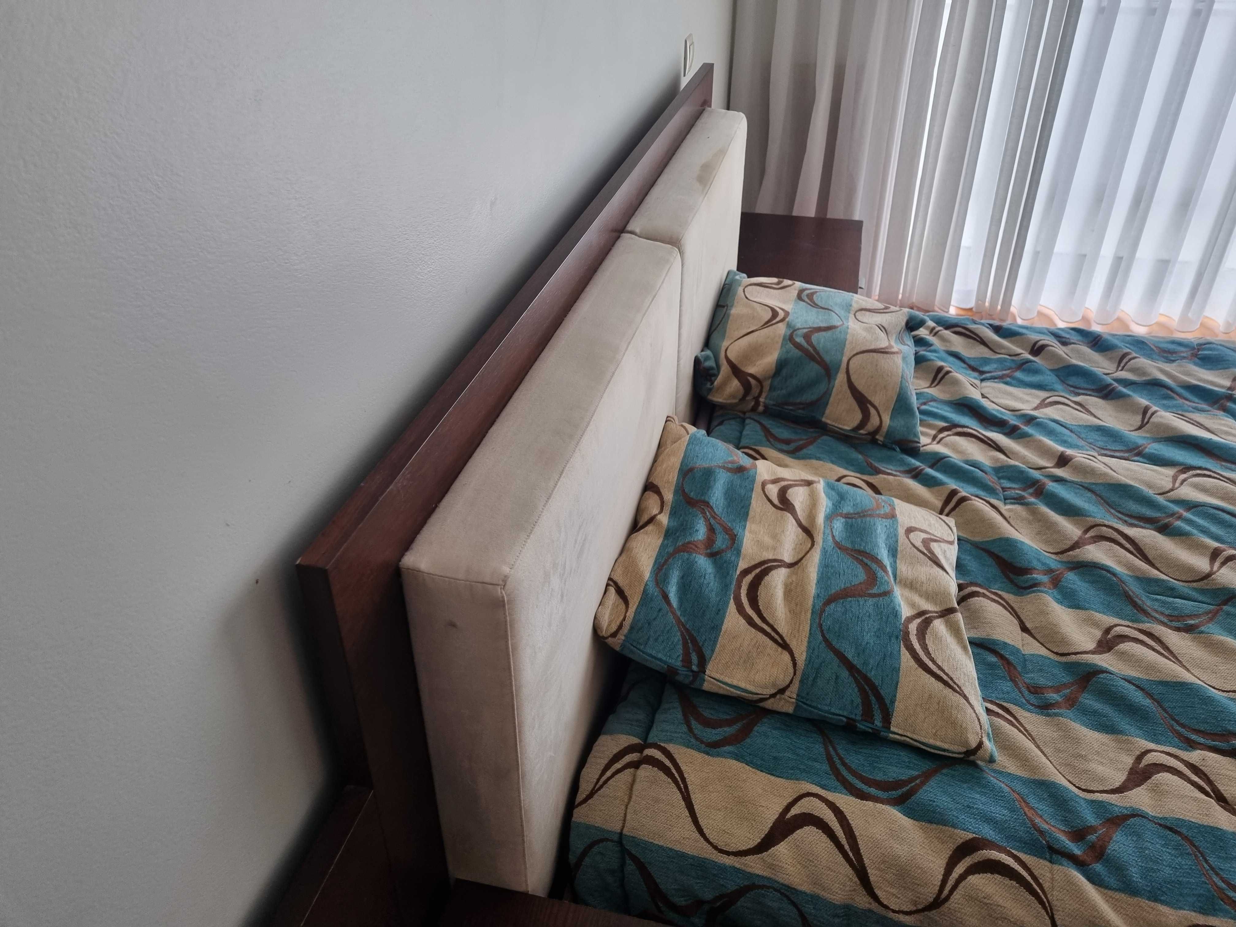 Quarto completo           .