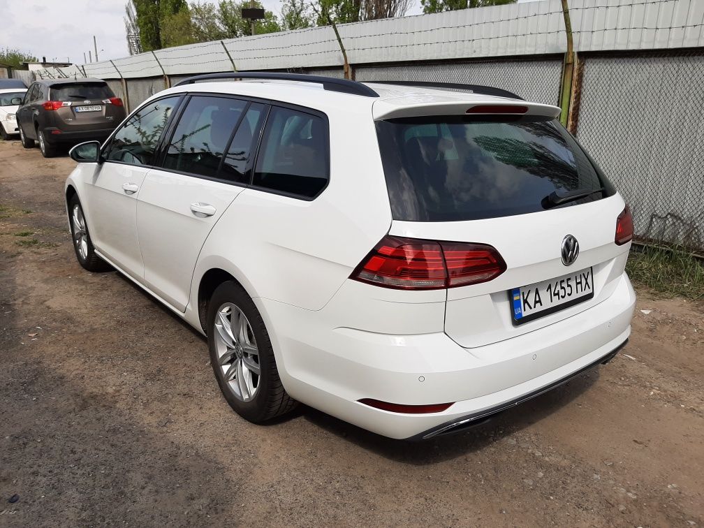 Volkswagen Golf VII 2017рв 1.6 TDI 85Kw Comfortline