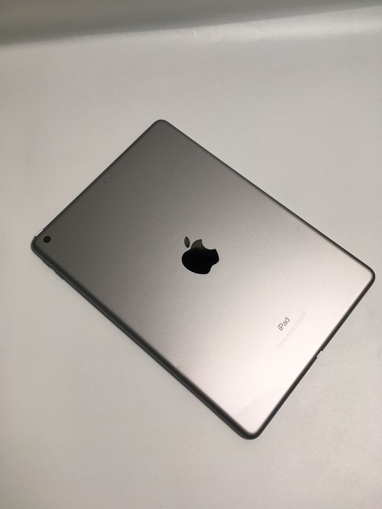 Планшет Apple iPad 6 32gb Wifi оригінал б/у