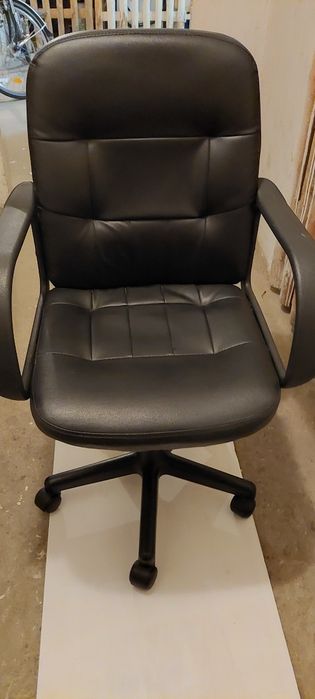 Fotel obrotowy  dla dziecka  do komputera