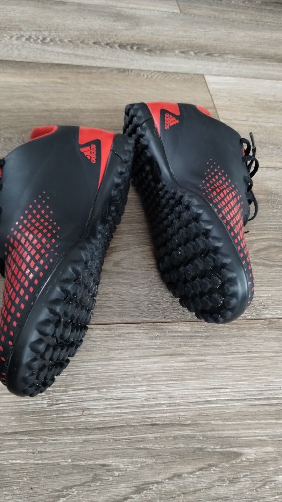 Adidas Predator 38