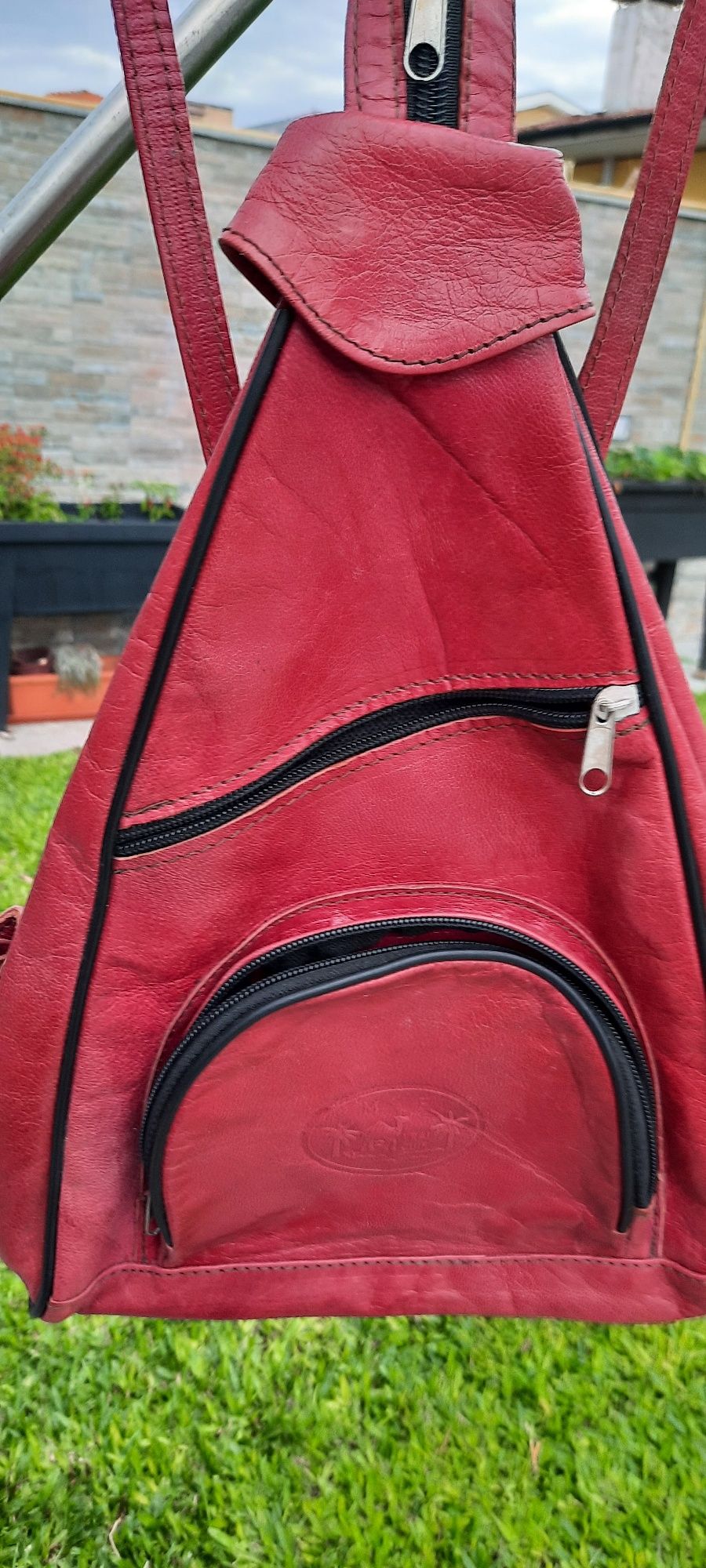 Mochila feminina em pele