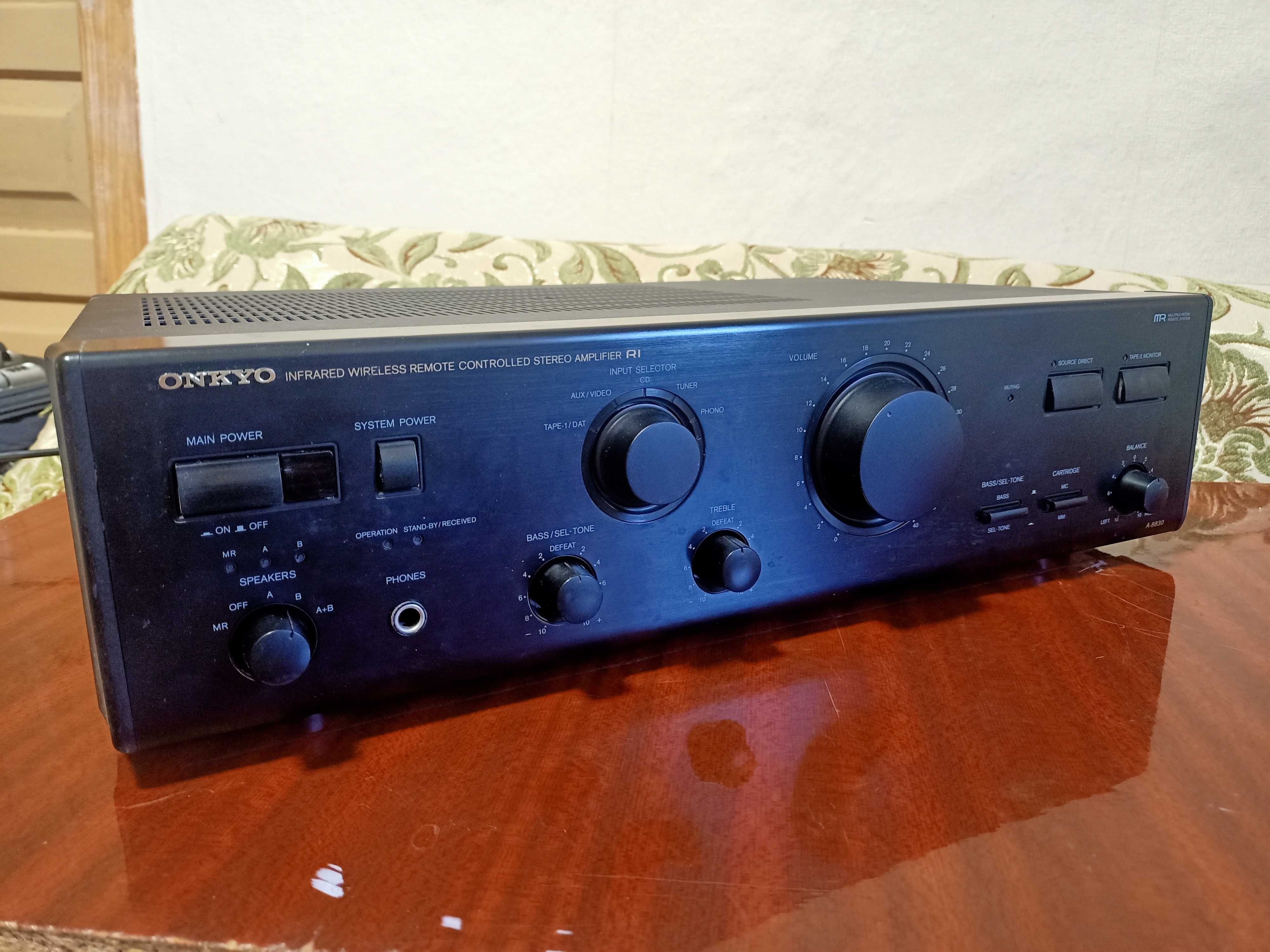 Усилитель Onkyo A-8830