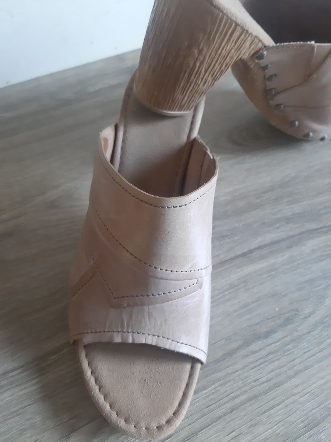 Chodaki, laczki skórzane Gabor,41