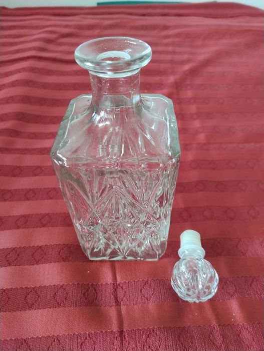 Kryształowa Karafka z PRL wys z korkiem 26 cm stan bdb. szybka wysyłka