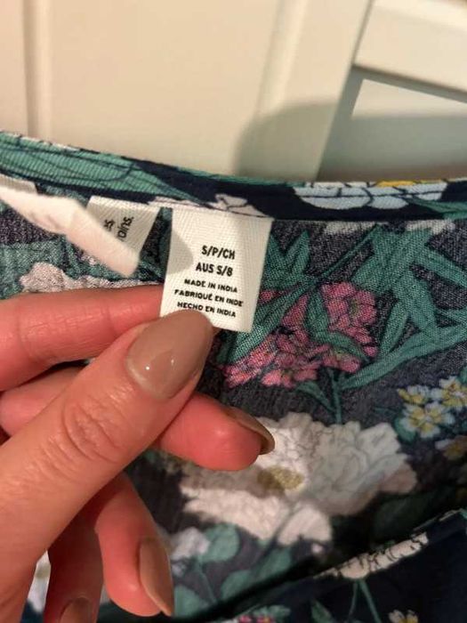 Krótka bluzka w kwiaty Roxy