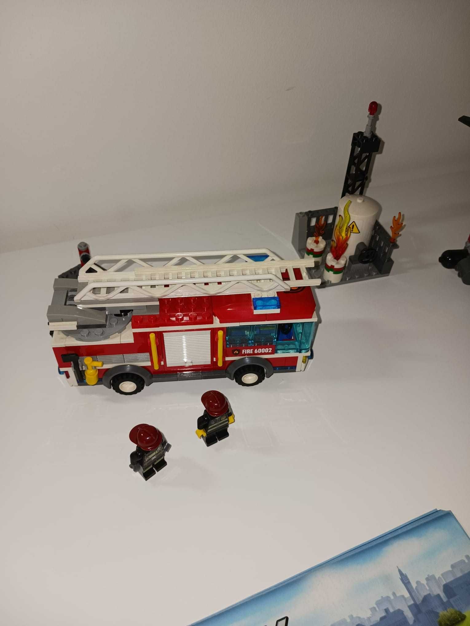 Conjunto Lego City Bombeiros 60002 e 60010