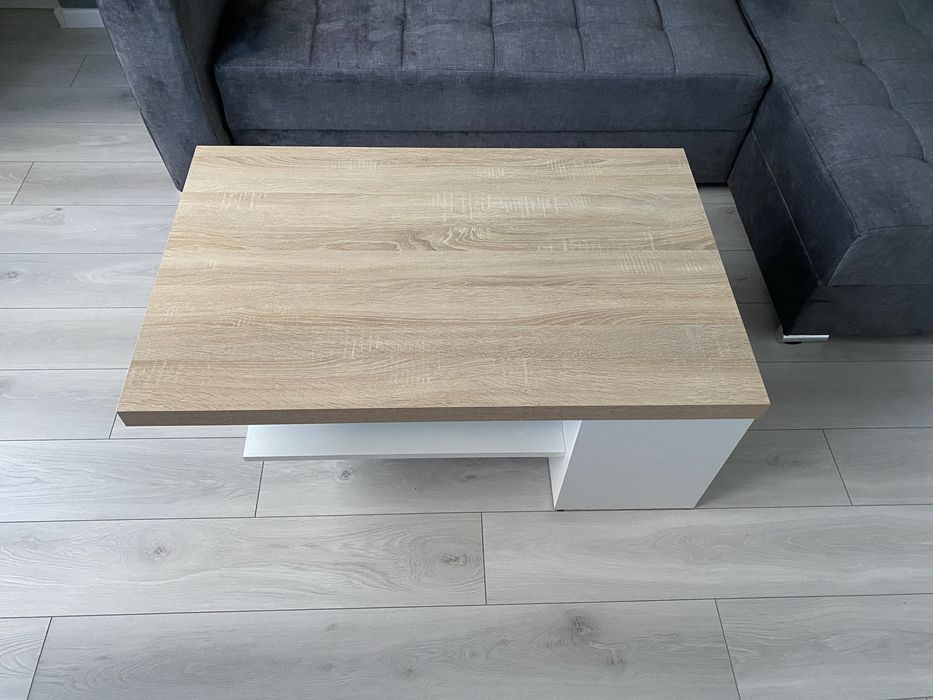 Stolik w bardzo dobrym stanie