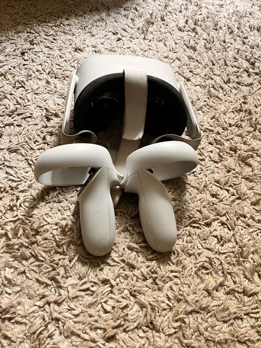 Meta oculus quest 2 64 gb не працює правий контролер!!!