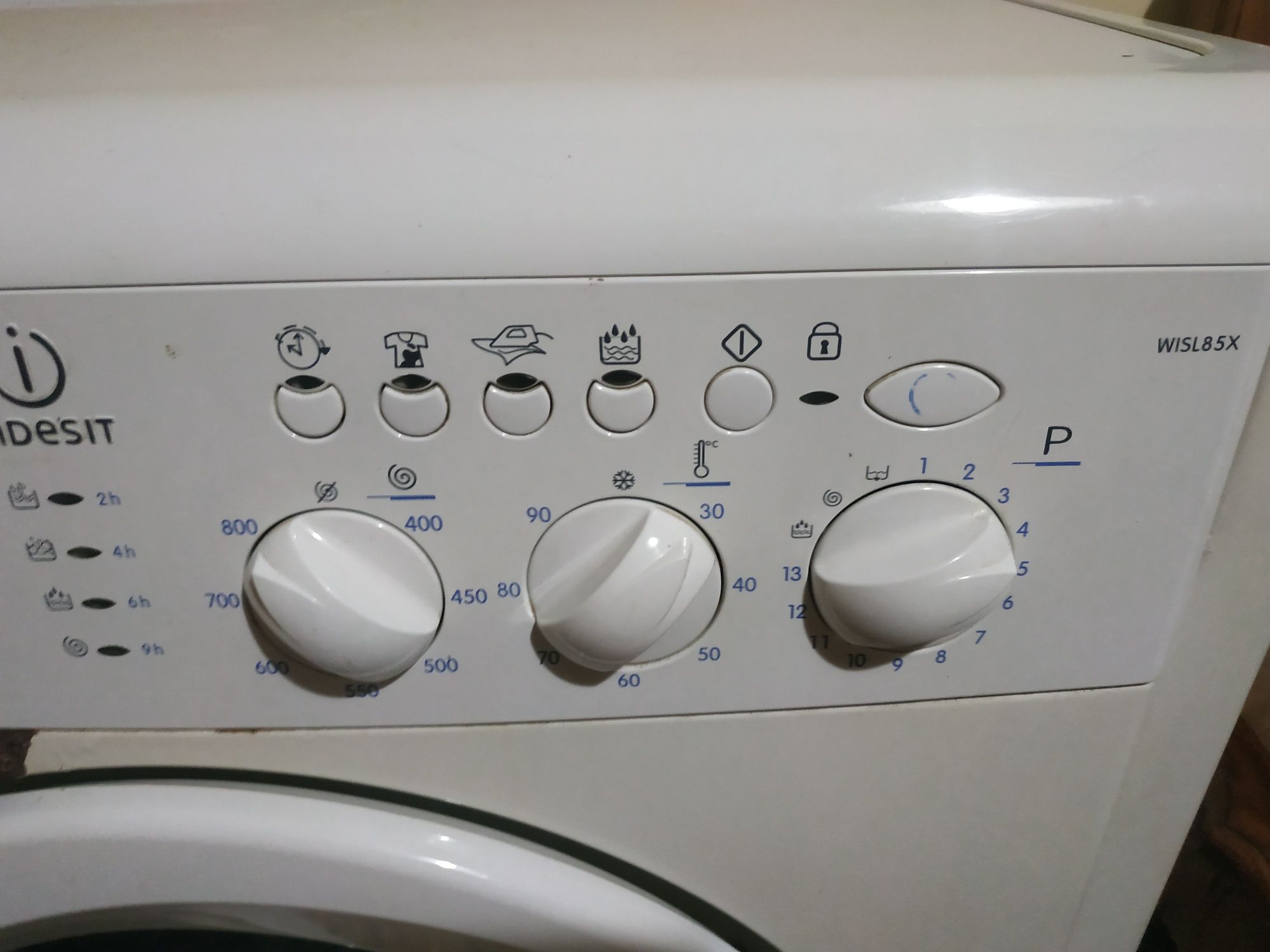 Продам запчасти на стиральную машину INDESIT WISL 85X на запчасти