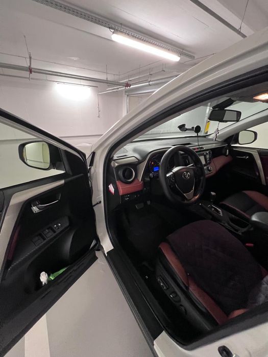 Продам автівку TOYOTA RAV 4