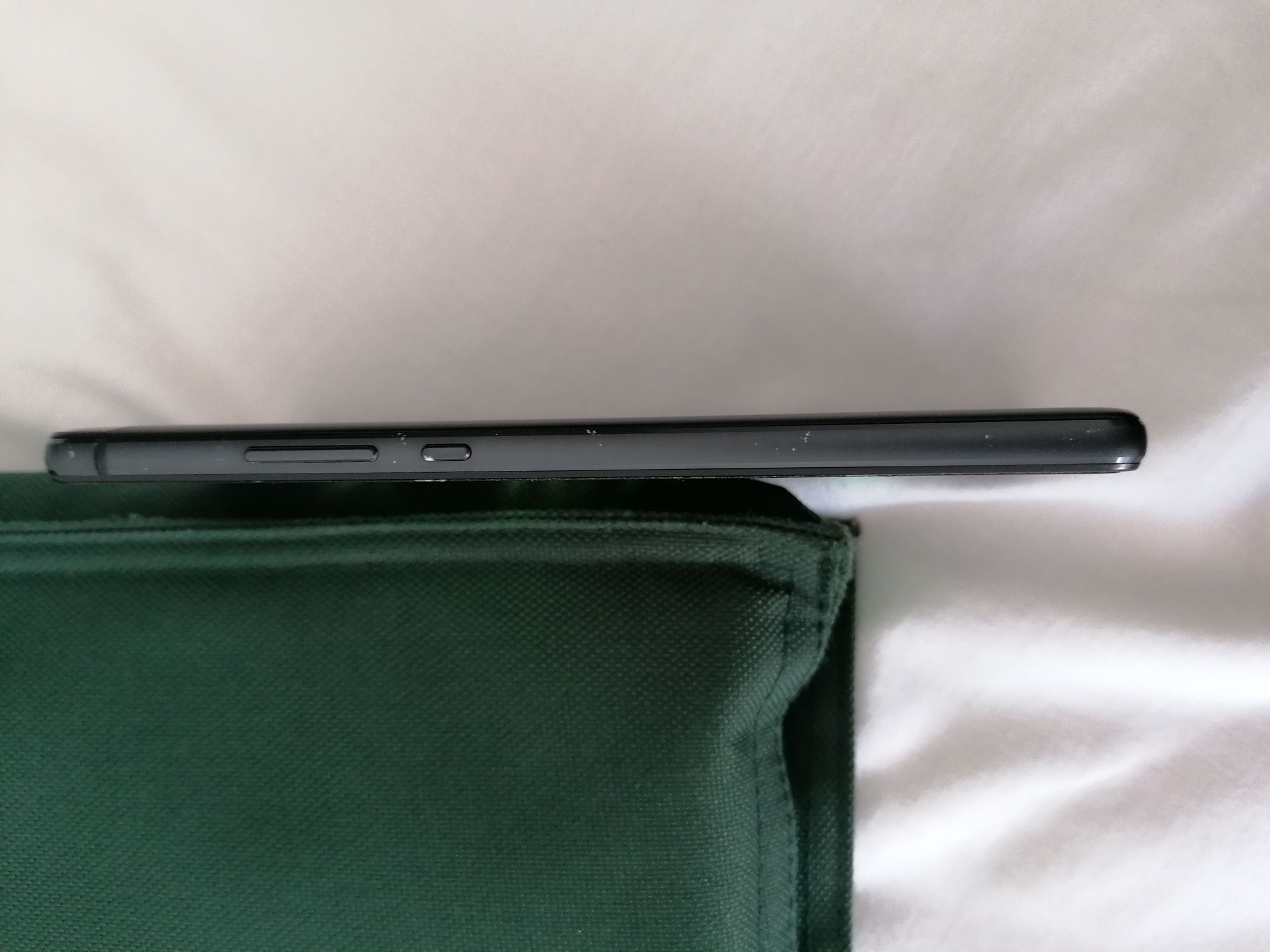 Huawei P9 lite estado novo, com capa e proteção  em vidro.