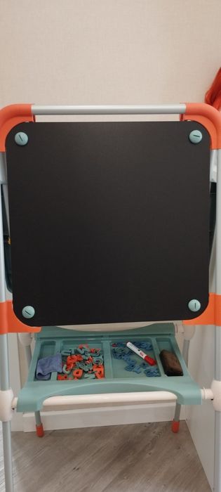 Продам Двосторонній мольберт Smoby Toys Букви і цифри з регулюванням