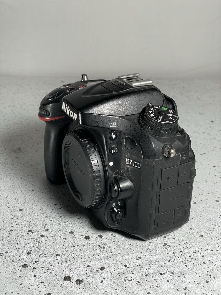 Вживаний Nikon D7100 body + запис відео 1080p/fullHD