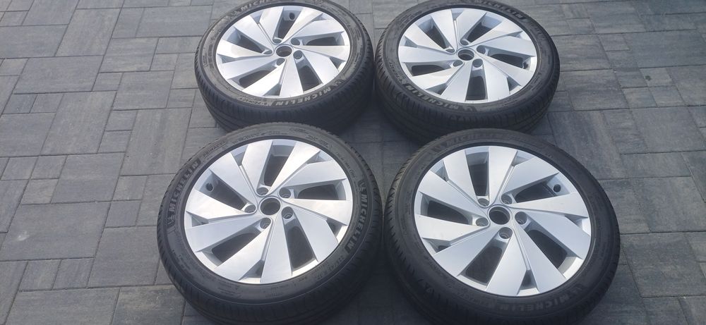 Alufelgi volkswagen golf 8 r17 5x112