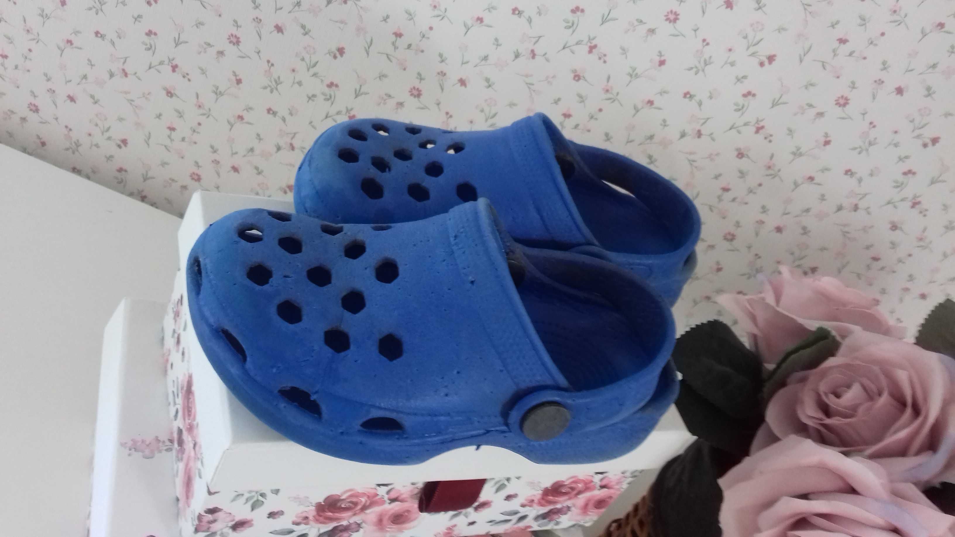 Klapki c10 typu crocs niebieskie wewn 15,5-16cm do wody ogrodu