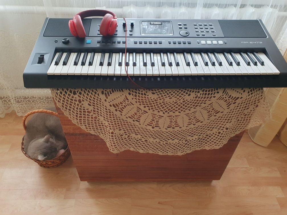 Синтезатор Yamaha PSR-E473