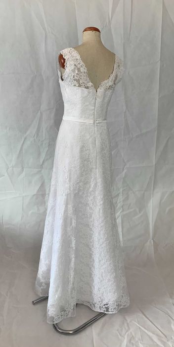 Prosta i klasyczna nowa suknia ślubna 40 L koronkowa cywilny kościelny