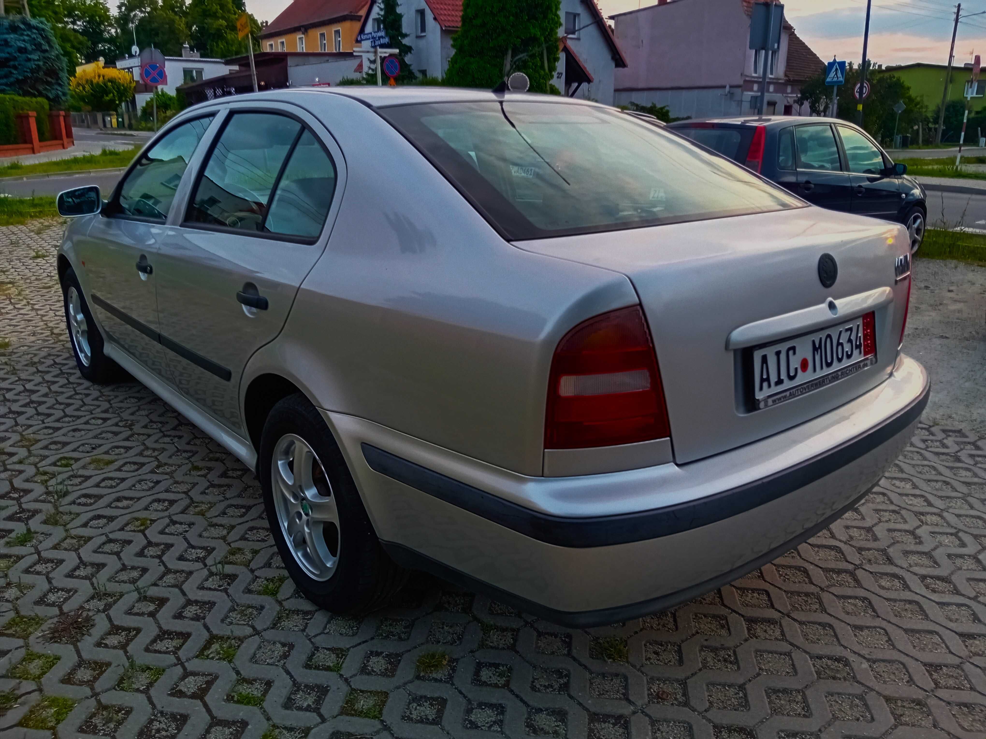 Świetna Oktawia 2.0 z DE klima serwis