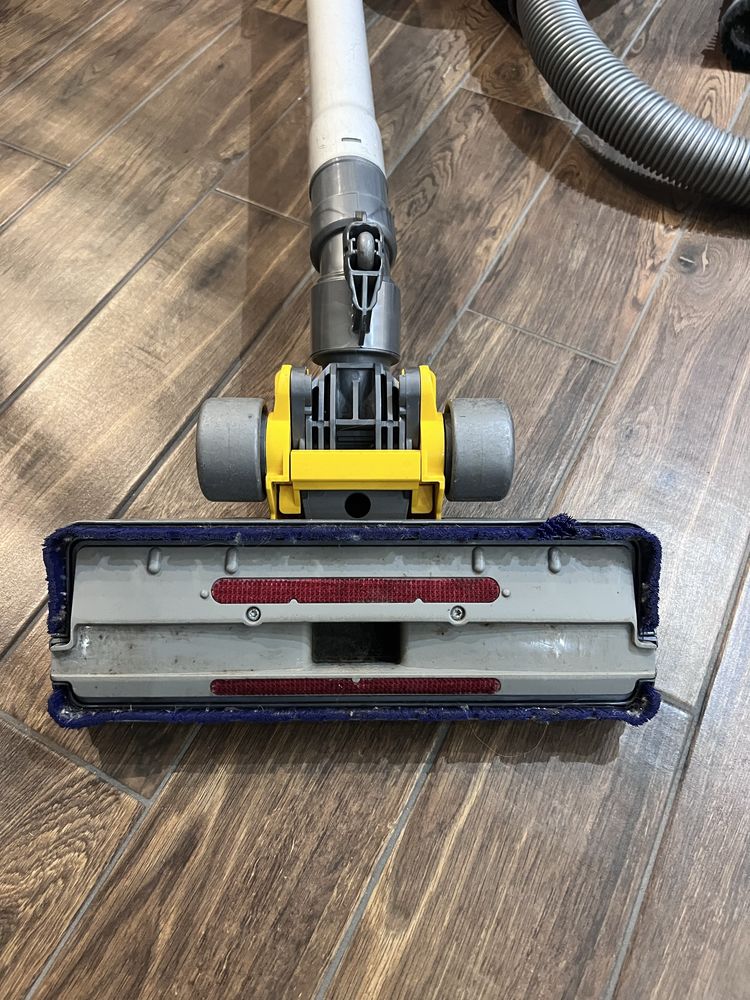 Dyson odkurzacz bezworkowy