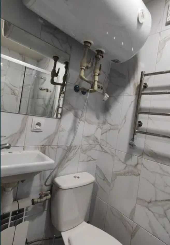 1 кім в ЦЕГЛІ в районі ЦЕНТРУ (716194)