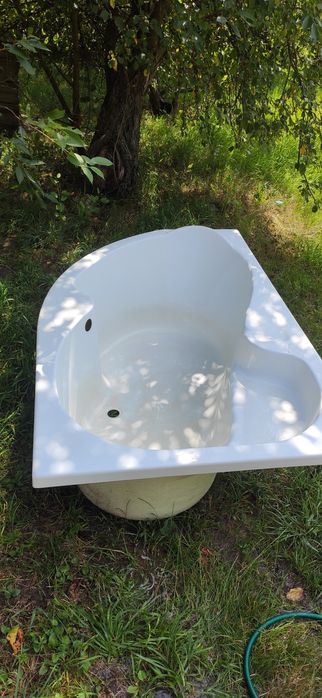 Продам акрилову ванну